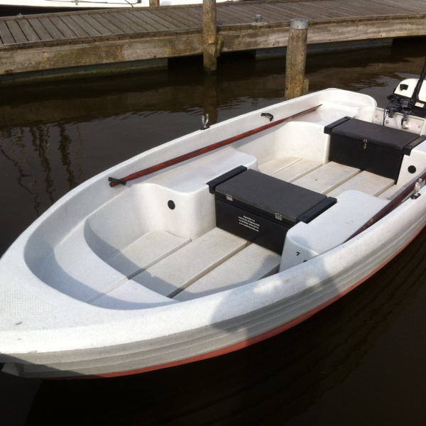Toer/visbootje met buitenboordmotor Vermietung Anjum